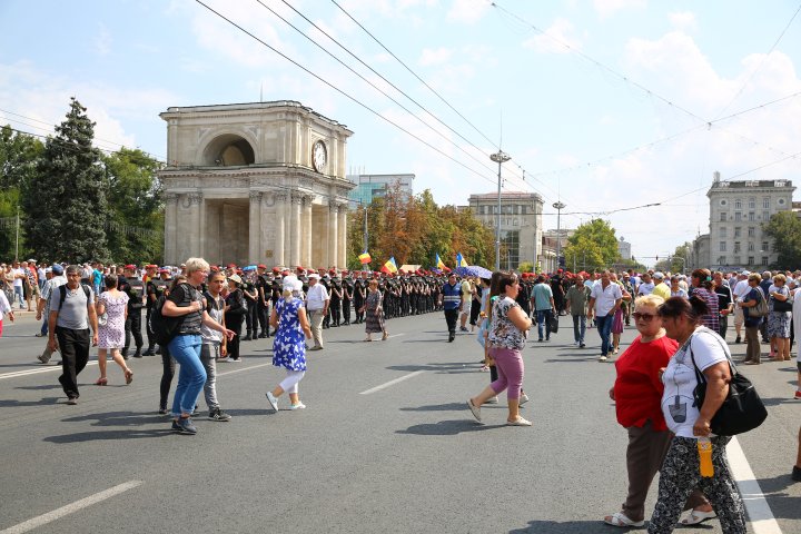 Manifestaţii politice în PMAN. Partidele de opoziţie s-au lansat în campanie electorală (FOTOREPORT)