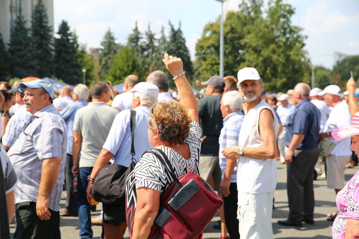 Manifestaţii politice în PMAN. Partidele de opoziţie s-au lansat în campanie electorală (FOTOREPORT)