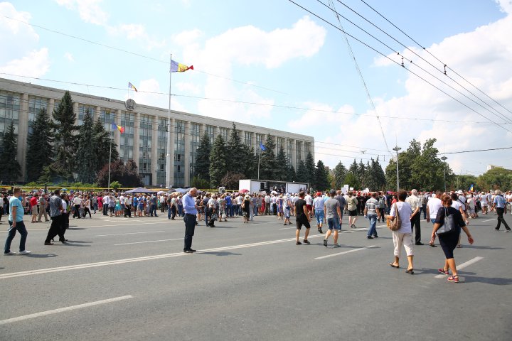 Manifestaţii politice în PMAN. Partidele de opoziţie s-au lansat în campanie electorală (FOTOREPORT)