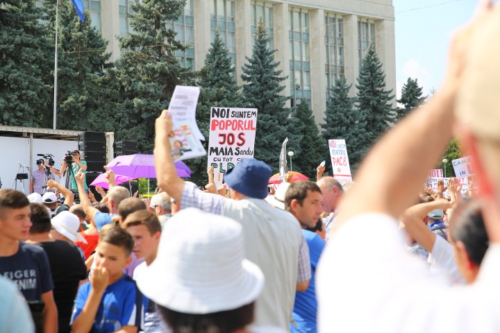 Manifestaţii politice în PMAN. Partidele de opoziţie s-au lansat în campanie electorală (FOTOREPORT)