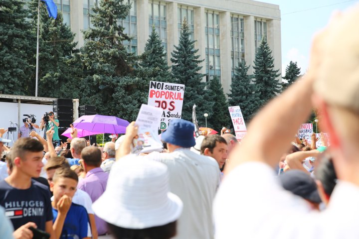 Manifestaţii politice în PMAN. Partidele de opoziţie s-au lansat în campanie electorală (FOTOREPORT)