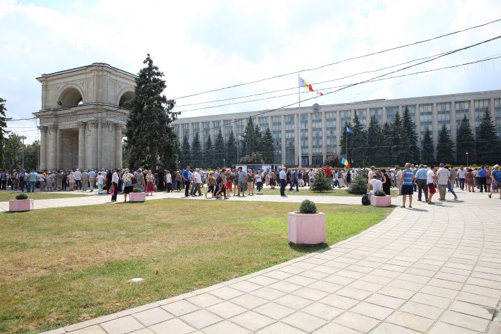 Manifestaţii politice în PMAN. Partidele de opoziţie s-au lansat în campanie electorală (FOTOREPORT)