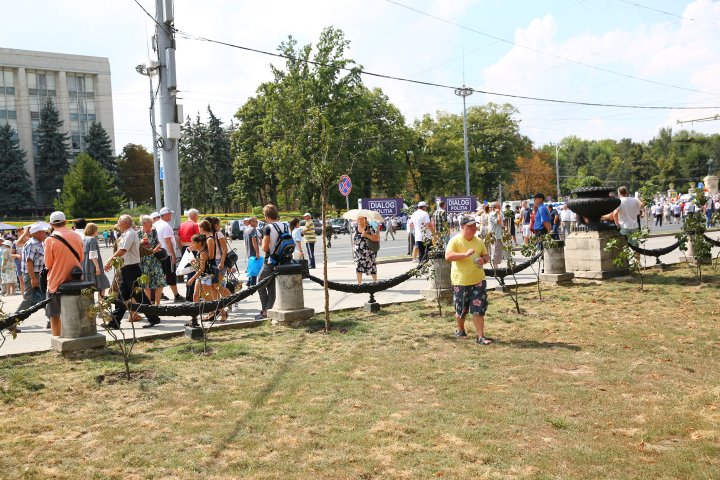 Manifestaţii politice în PMAN. Partidele de opoziţie s-au lansat în campanie electorală (FOTOREPORT)