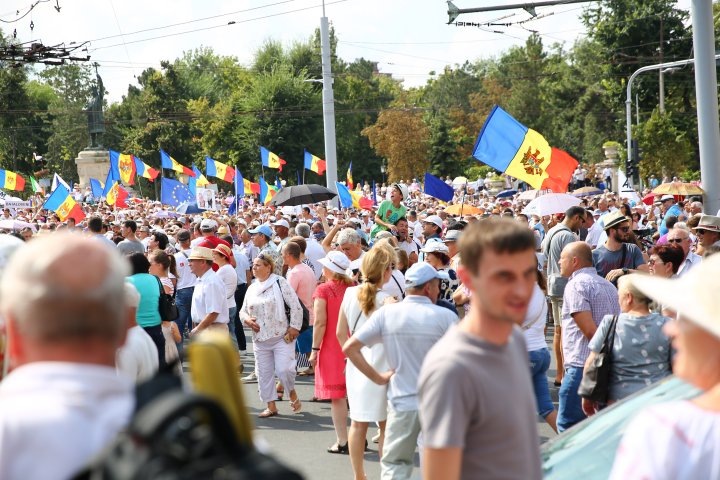 Manifestaţii politice în PMAN. Partidele de opoziţie s-au lansat în campanie electorală (FOTOREPORT)