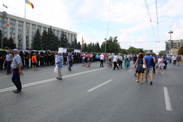 Manifestaţii politice în PMAN. Partidele de opoziţie s-au lansat în campanie electorală (FOTOREPORT)