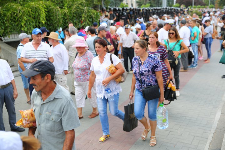 Manifestaţii politice în PMAN. Partidele de opoziţie s-au lansat în campanie electorală (FOTOREPORT)