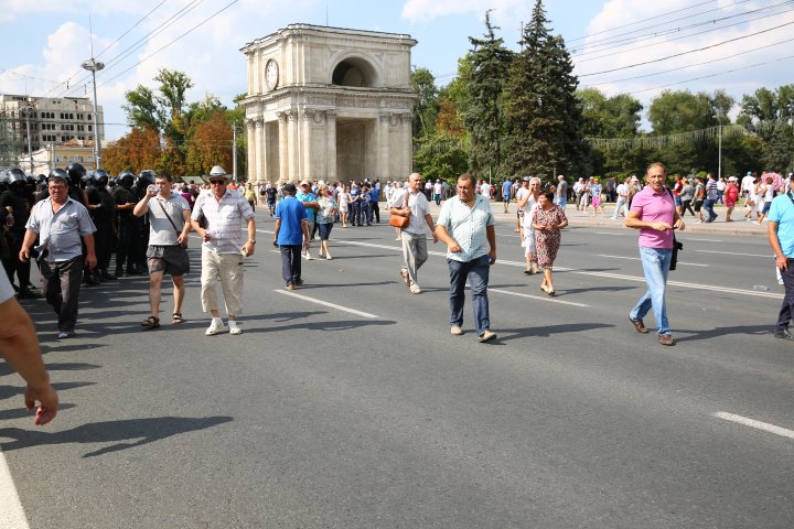 Manifestaţii politice în PMAN. Partidele de opoziţie s-au lansat în campanie electorală (FOTOREPORT)