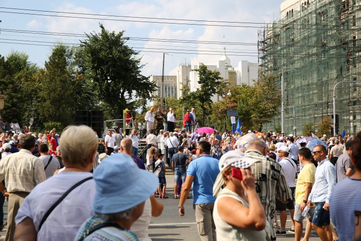 Manifestaţii politice în PMAN. Partidele de opoziţie s-au lansat în campanie electorală (FOTOREPORT)