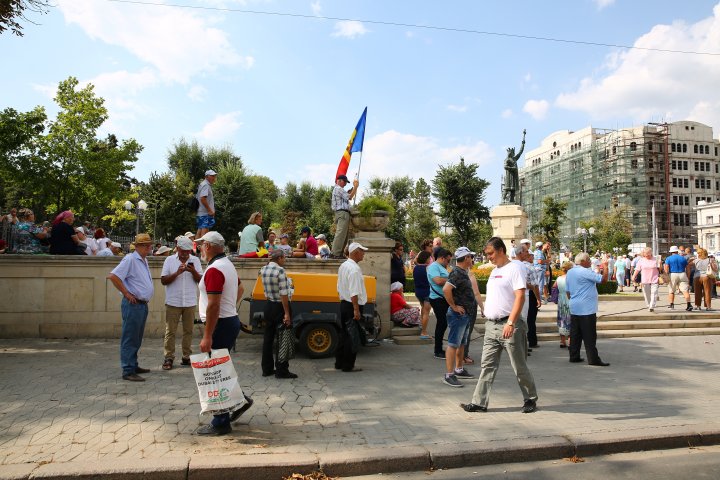 Manifestaţii politice în PMAN. Partidele de opoziţie s-au lansat în campanie electorală (FOTOREPORT)