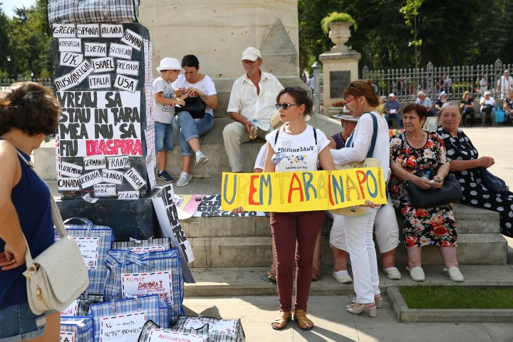 Manifestaţii politice în PMAN. Partidele de opoziţie s-au lansat în campanie electorală (FOTOREPORT)