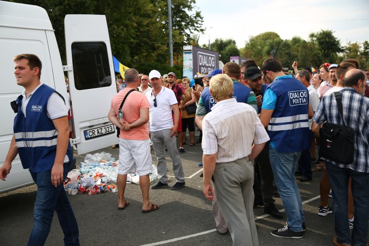 Manifestaţii politice în PMAN. Partidele de opoziţie s-au lansat în campanie electorală (FOTOREPORT)