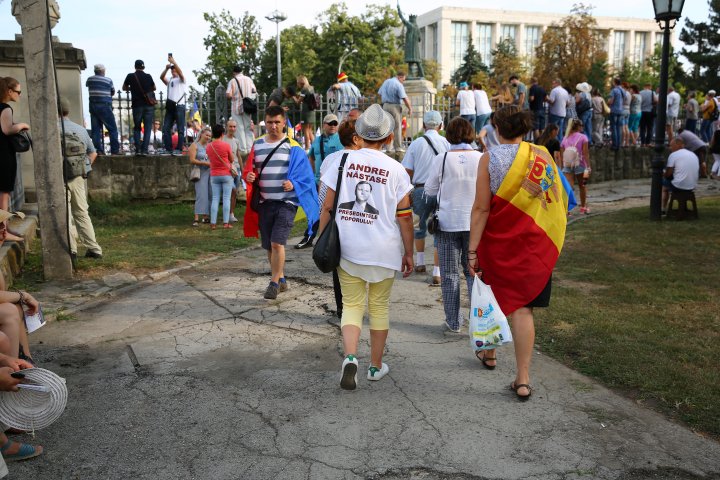 Manifestaţii politice în PMAN. Partidele de opoziţie s-au lansat în campanie electorală (FOTOREPORT)