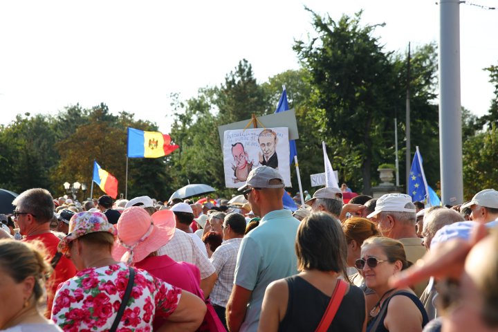 Manifestaţii politice în PMAN. Partidele de opoziţie s-au lansat în campanie electorală (FOTOREPORT)