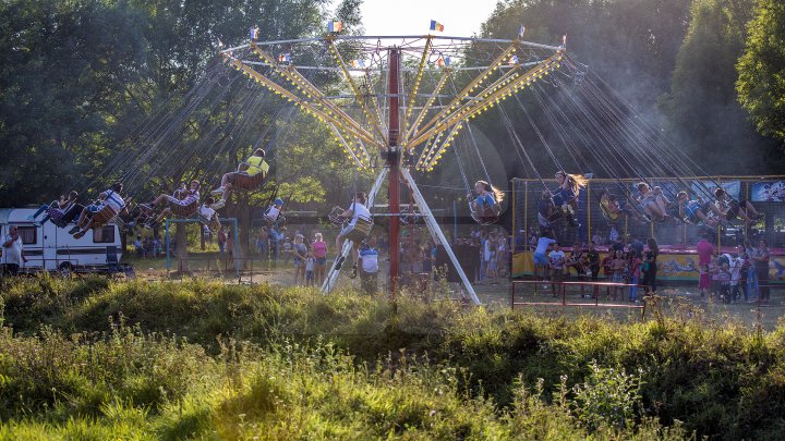 Pavel Filip la hramul din satul Pănăşeşti. De ce surprize au mai avut parte localnicii (FOTOREPORT)