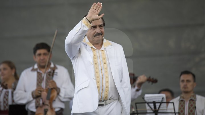 Pavel Filip la hramul din satul Pănăşeşti. De ce surprize au mai avut parte localnicii (FOTOREPORT)