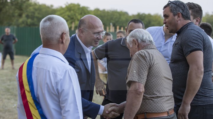 Pavel Filip la hramul din satul Pănăşeşti. De ce surprize au mai avut parte localnicii (FOTOREPORT)