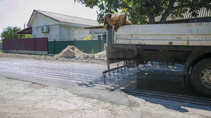 Proiectul Drumuri bune a ajuns la Ocniţa. Vor fi reparate 47 de tronsoane (FOTOREPORT)