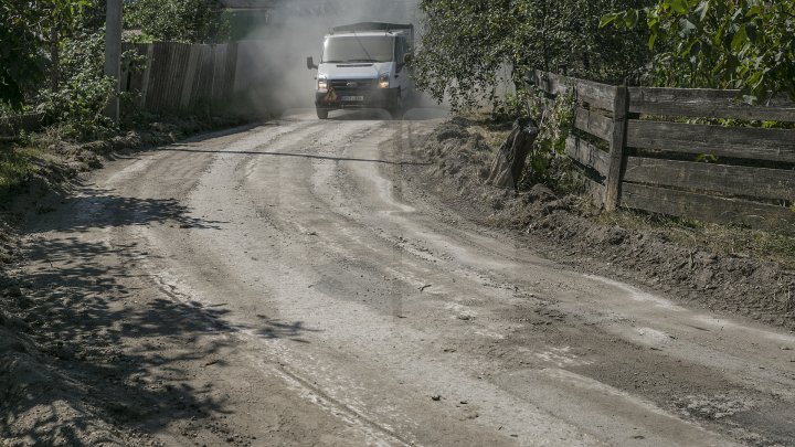 Proiectul Drumuri bune a ajuns la Ocniţa. Vor fi reparate 47 de tronsoane (FOTOREPORT)