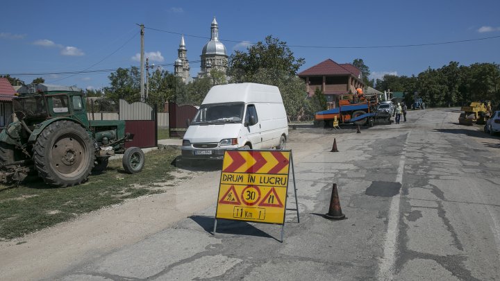 Proiectul Drumuri bune a ajuns la Ocniţa. Vor fi reparate 47 de tronsoane (FOTOREPORT)