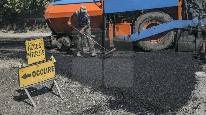 Proiectul Drumuri bune a ajuns la Ocniţa. Vor fi reparate 47 de tronsoane (FOTOREPORT)