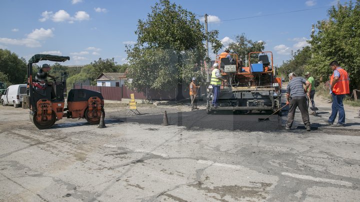 Proiectul Drumuri bune a ajuns la Ocniţa. Vor fi reparate 47 de tronsoane (FOTOREPORT)