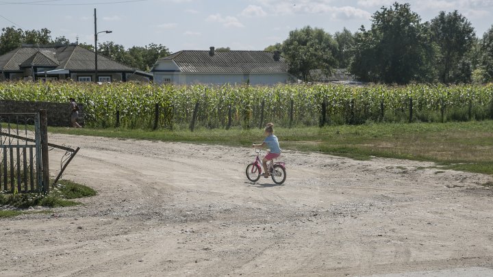 Proiectul Drumuri bune a ajuns la Ocniţa. Vor fi reparate 47 de tronsoane (FOTOREPORT)