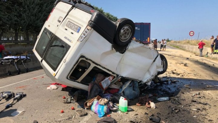 Doisprezece muncitori au murit într-un groaznic accident rutier produs în sudul Italiei