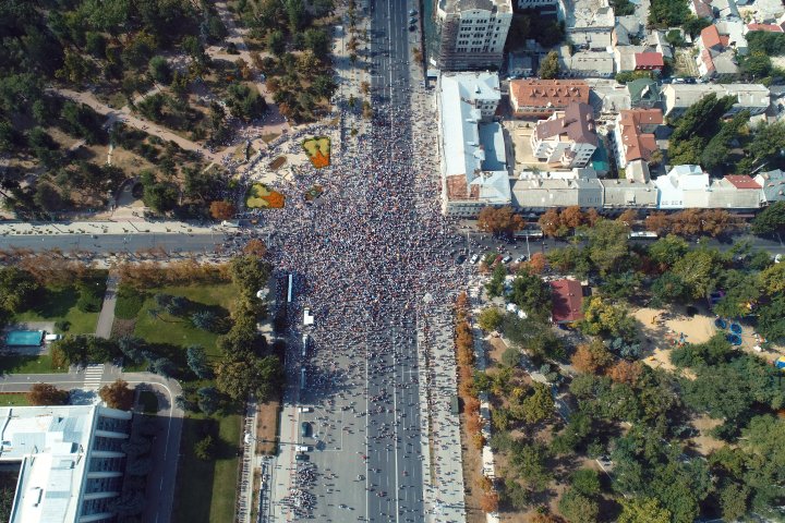 IMAGINI DIN DRONĂ, ora 15:00. Cum arată Piaţa Marii Adunări Naţionale (VIDEO)