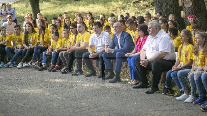 Programul Guvernamental DOR, la final. Peste 100 de copii și tineri din diasporă și din Moldova au participat la cea de-a șasea ediție