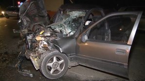 ACCIDENT GRAV în comuna Stăuceni: Un tânăr de 20 de ani a intrat cu maşina într-o autospecială