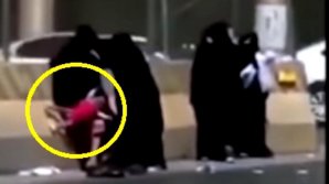 Scene HALUCINANTE în Arabia Saudită. Mai multe femei s-au luat la bătaie, iar una și-a scăpat copilul din brațe pe carosabil (VIDEO)