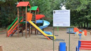 Motiv de BUCURIE pentru COPII. În Capitală au fost amenajate patru terenuri de joacă