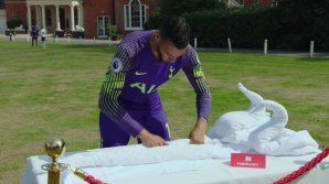 BARMAN ȘI OSPĂTAR PENTRU O ZI. Fotbaliștii lui Tottenham au fost instruiți la un hotel