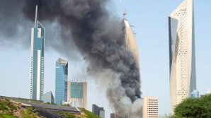 ALERTĂ în Kuweit. Un zgârie-nori în construcţie, viitorul sediu al Băncii Naţionale, a luat foc (VIDEO)