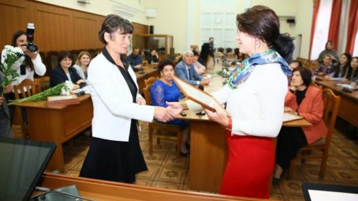 Pentru o viață activă la orice vârstă! 11 bătrâni din toată ţara au primit diplome de onoare şi premii din partea Ministerului Sănătăţii, Muncii şi Protecţiei Sociale