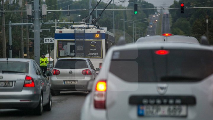 InfoTrafic: Două accidente rutiere în Capitală. Unde se circulă cu dificultate