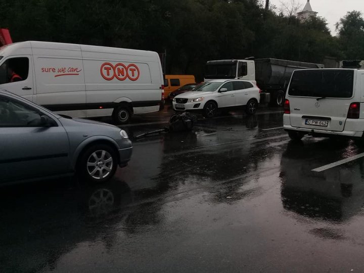 DETALII în cazul accidentului de pe strada Calea Moşilor: Şoferul Skodei "zbura" spre mine