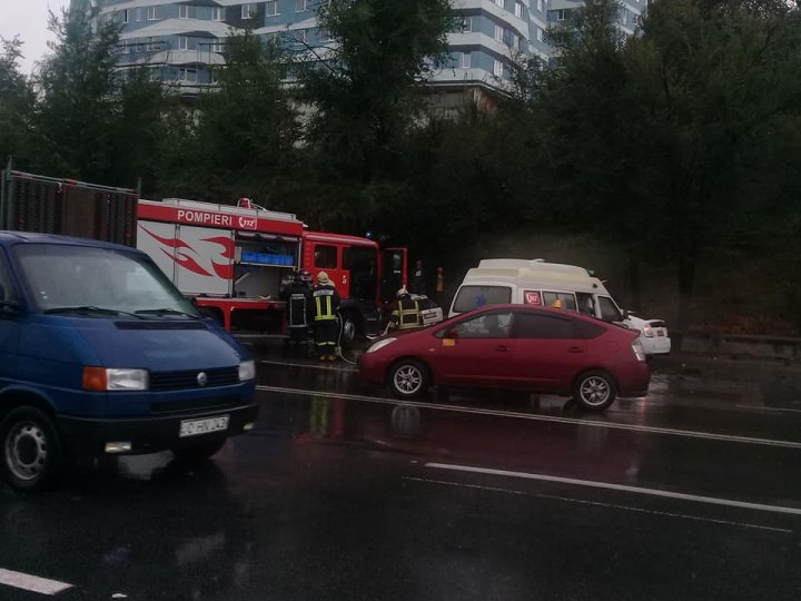 DETALII în cazul accidentului de pe strada Calea Moşilor: Şoferul Skodei "zbura" spre mine