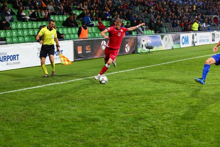 Echipa naţională de fotbal, susţinută din tribune în meciul cu Belarus de aproximativ 6.000 de suporteri