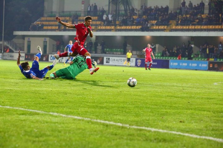 Echipa naţională de fotbal, susţinută din tribune în meciul cu Belarus de aproximativ 6.000 de suporteri