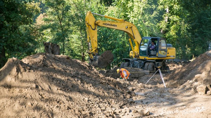 Cum arată CELE OPT trepte de granit pe care Primăria le-a realizat pâna acum în parcul Valea Morilor (FOTOREPORT)