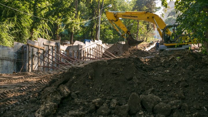 Cum arată CELE OPT trepte de granit pe care Primăria le-a realizat pâna acum în parcul Valea Morilor (FOTOREPORT)