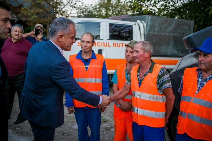 DRUM MODERNIZAT LA MICLEUŞENI. Vlad Plahotniuc a participat la inaugurarea tronsonului reabilitat (GALERIE FOTO)