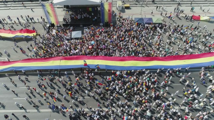 Provocări și incidente la Marşul Centenar. Unioniştii au paralizat traficul pe strada Calea Ieșilor. Forţele de ordine au intervenit în forţă