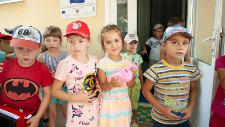 Apă potabilă pentru mii de locuitori ai UTA Găgăuzia și raionul Taraclia: "Apa vieţii. Zici că suntem în rai"