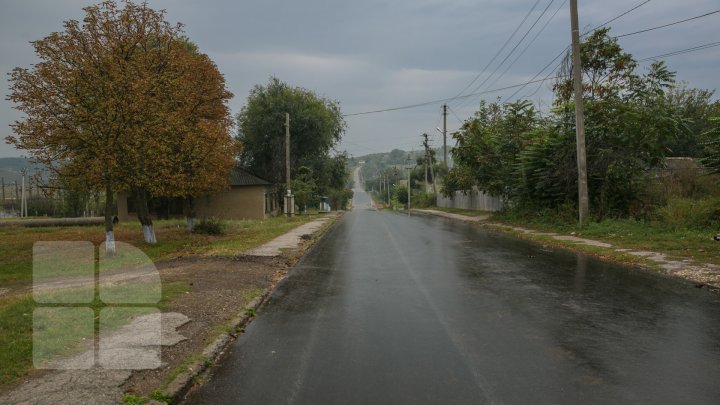 DRUMURI BUNE LA CIOROPCANI: În localitate au fost reabilitate două tronsoane de drum (FOTOREPORT)