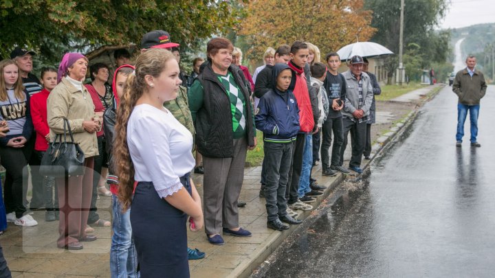 DRUMURI BUNE LA CIOROPCANI: În localitate au fost reabilitate două tronsoane de drum (FOTOREPORT)