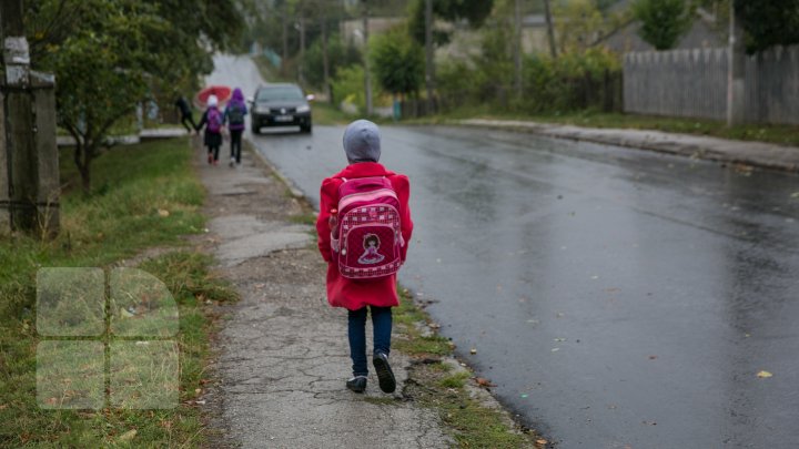 DRUMURI BUNE LA CIOROPCANI: În localitate au fost reabilitate două tronsoane de drum (FOTOREPORT)