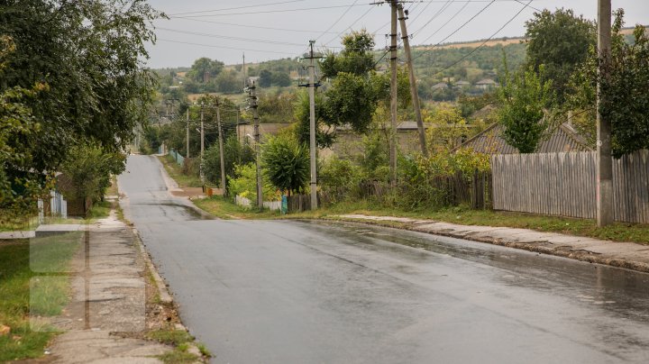 DRUMURI BUNE LA CIOROPCANI: În localitate au fost reabilitate două tronsoane de drum (FOTOREPORT)