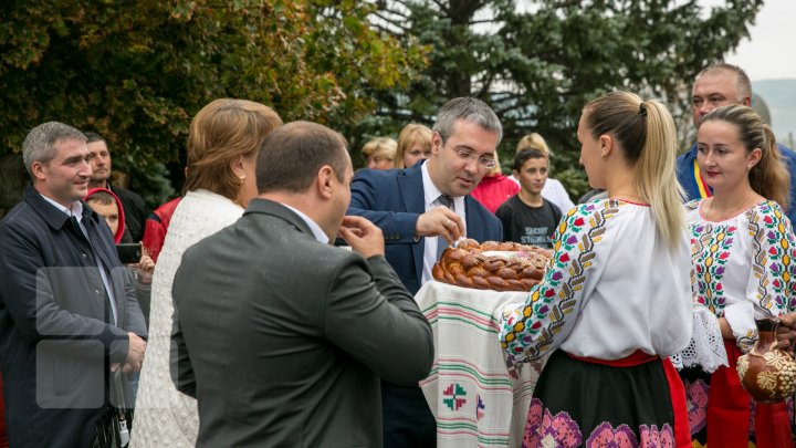 DRUMURI BUNE LA CIOROPCANI: În localitate au fost reabilitate două tronsoane de drum (FOTOREPORT)